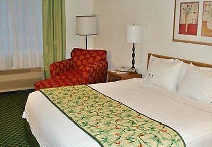 Fairfield Inn & Suites Lexington Keeneland Airport Room photo