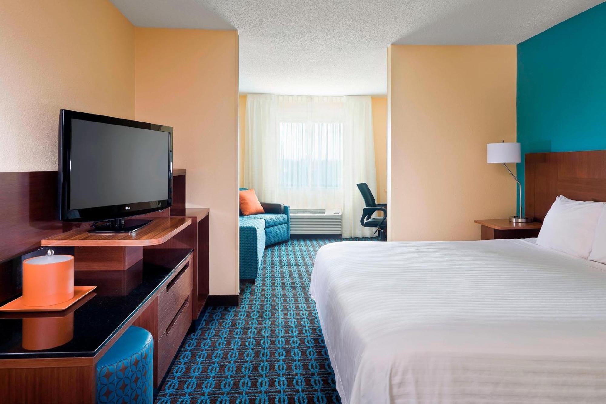 Fairfield Inn & Suites Lexington Keeneland Airport Room photo